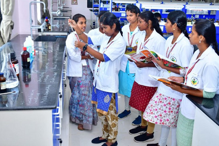 yoga-mother-terasa-kalvi_vision